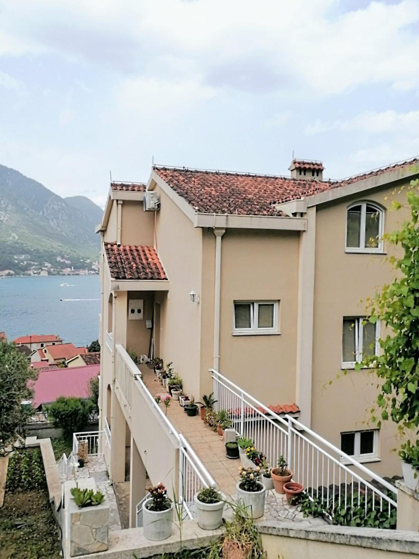 Apartment Bay View Котор Екстериор снимка